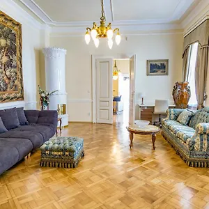 https://luxury-location-garden-and-terrace-city-center.praguehotelsweb.com